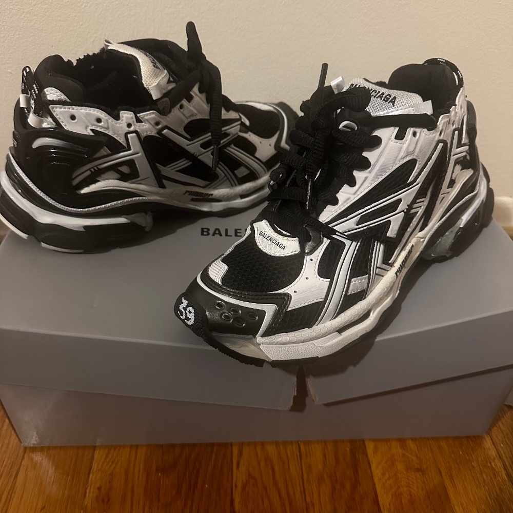 buy balenciaga sneakers